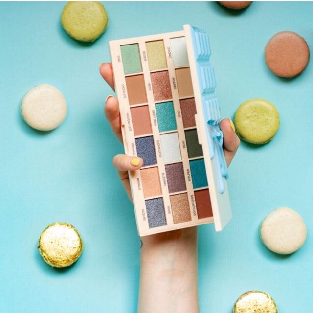 Revolution Macaroons 18 Chocolate Eyeshadow Palette - Iconic and class